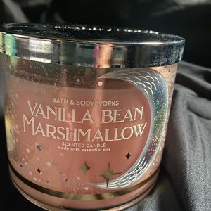 Bath and Body Works Vanilla Bean Marshmallow 3 wick candle